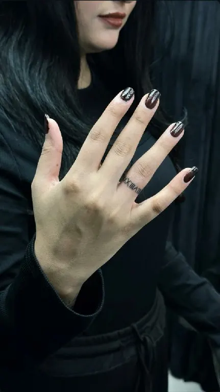 Syinger Tattoos fine line tattoo work